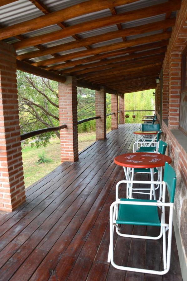 La Toma Complejo De Montana - Cabanas Y Habitaciones En Hosteria 米娜克拉韦罗 外观 照片
