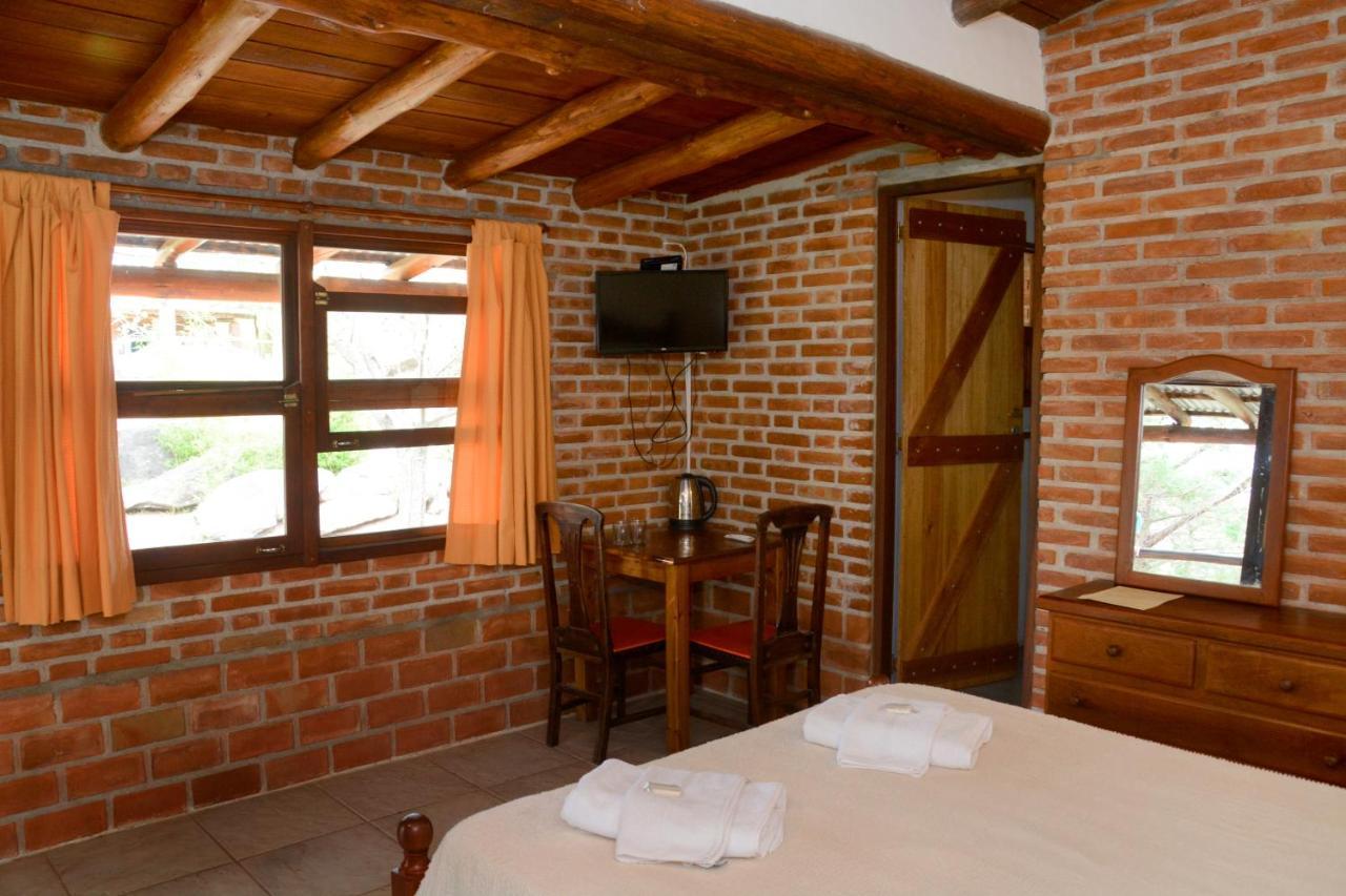 La Toma Complejo De Montana - Cabanas Y Habitaciones En Hosteria 米娜克拉韦罗 外观 照片
